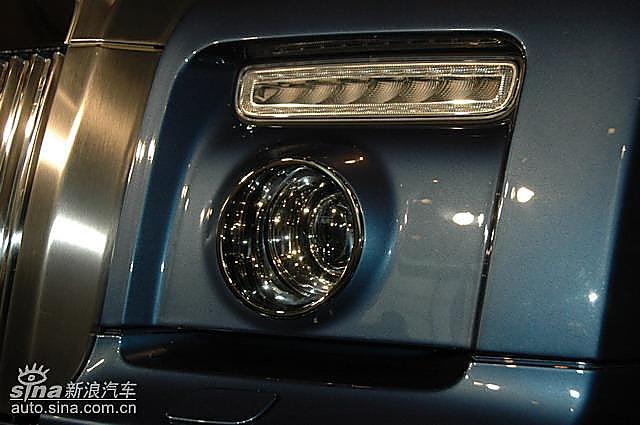 劳斯莱斯幻影软顶敞篷车