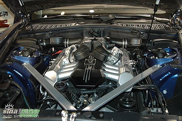 劳斯莱斯幻影软顶敞篷车