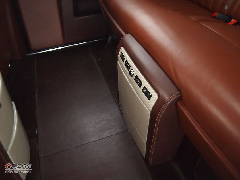 劳斯莱斯电动版幻影102EX实拍图