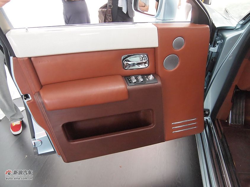 劳斯莱斯电动版幻影102EX实拍图