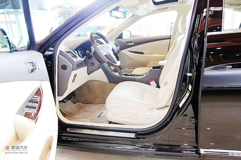 2010款雷克萨斯ES350尊贵版座椅图片