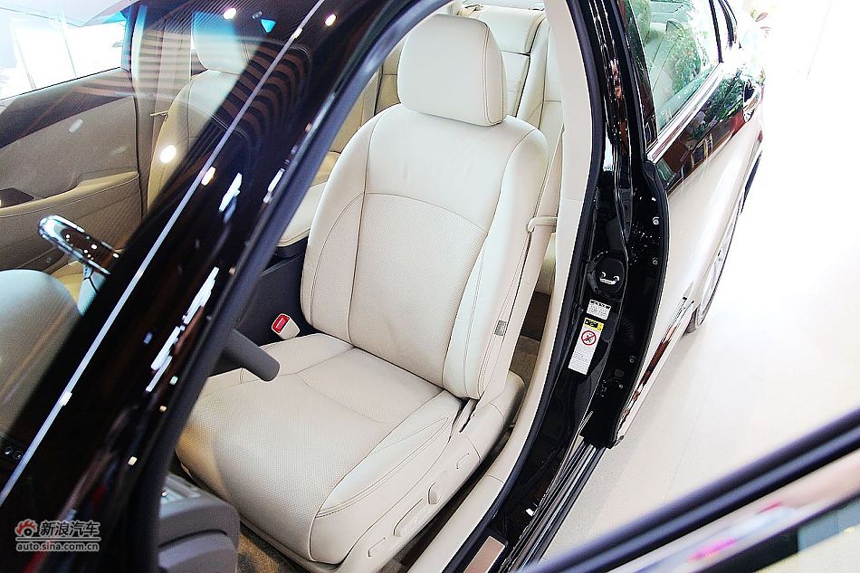 2010款雷克萨斯ES350尊贵版座椅图片