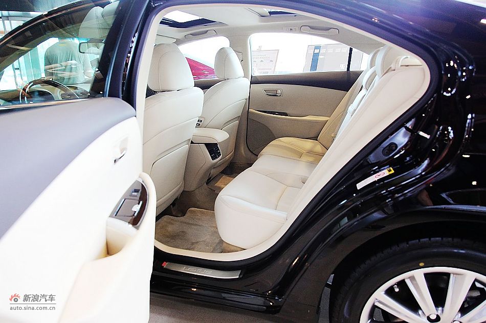 2010款雷克萨斯ES350尊贵版座椅图片