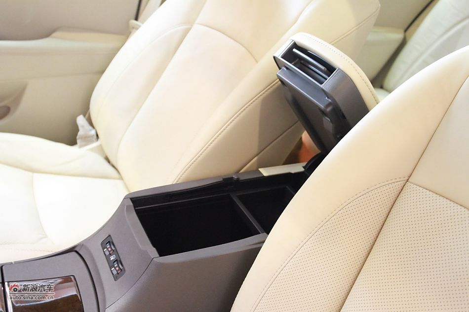 雷克萨斯ES240典雅版