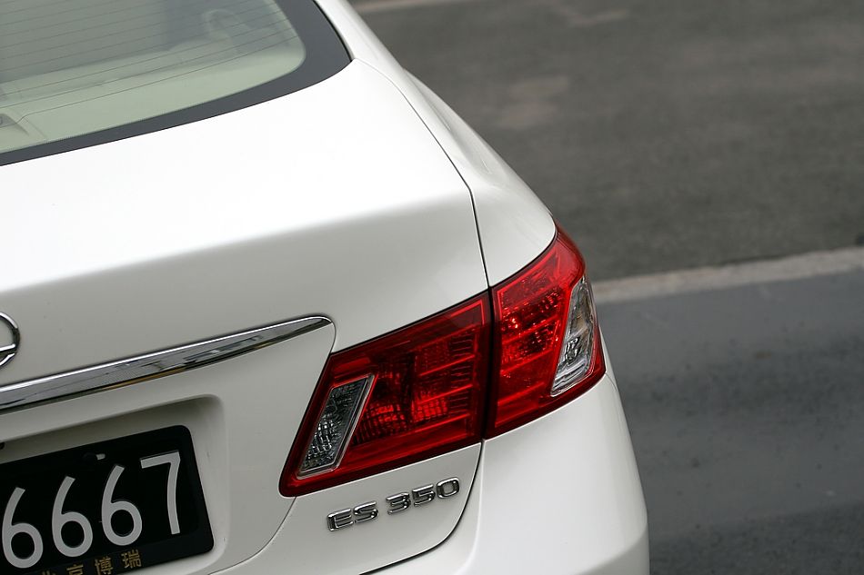 ES350外观图片