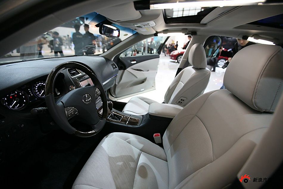 雷克萨斯ES240