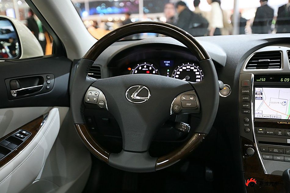 雷克萨斯ES240
