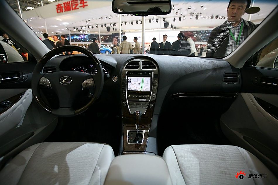 雷克萨斯ES240