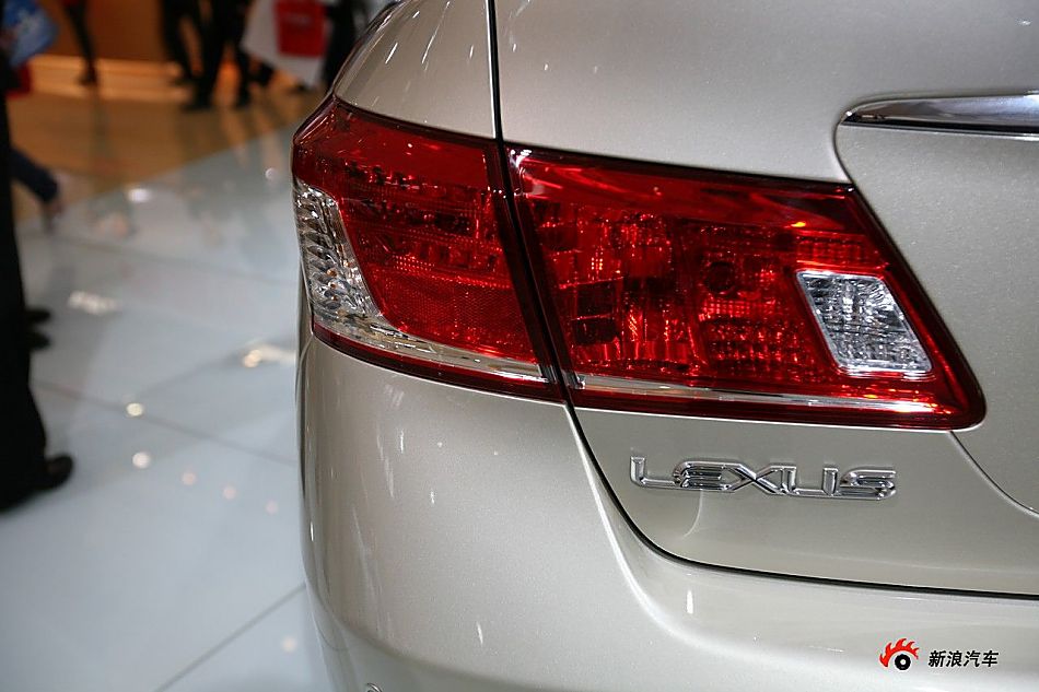 雷克萨斯ES240