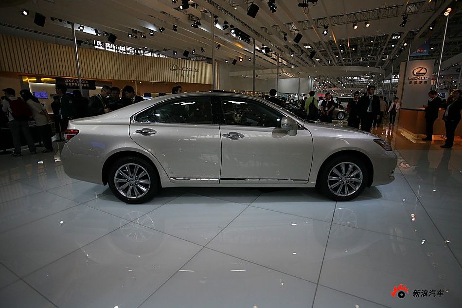 雷克萨斯ES240
