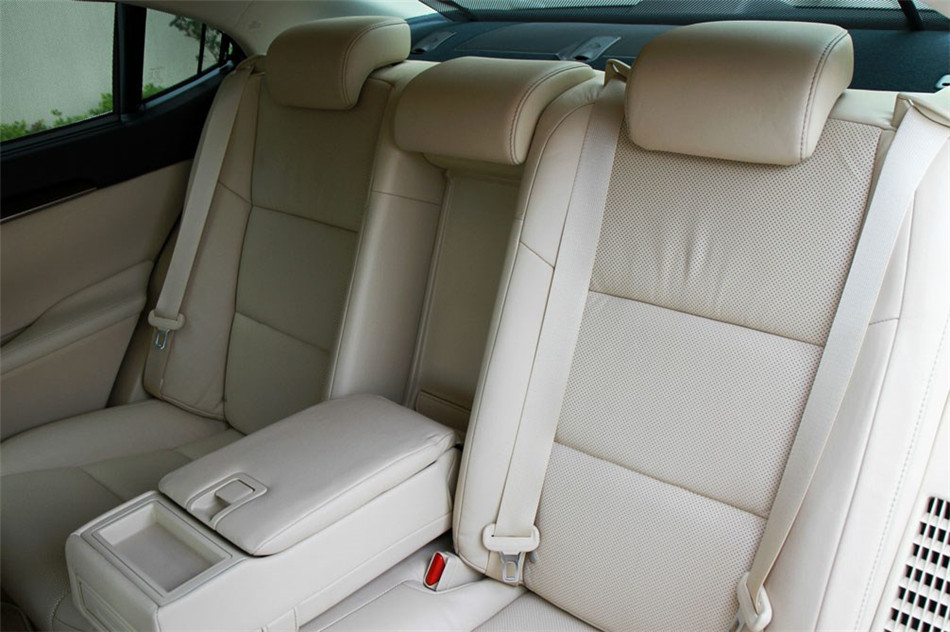 雷克萨斯ES300h 2013款 豪华版 空间 