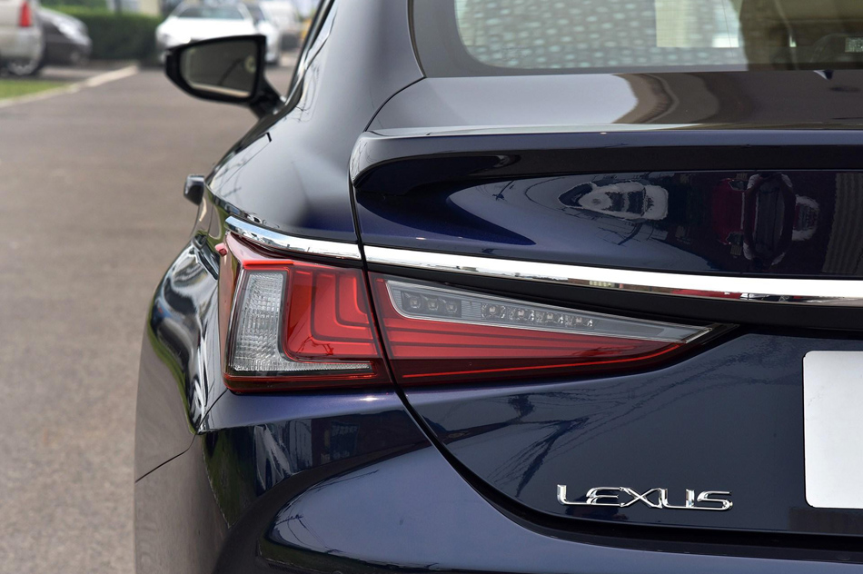 2018款 300h 行政版 细节