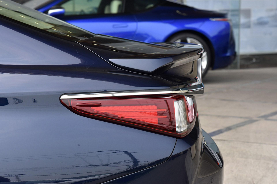 2018款 300h 行政版 细节