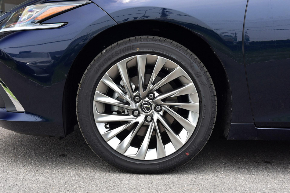 2018款 300h 行政版 细节