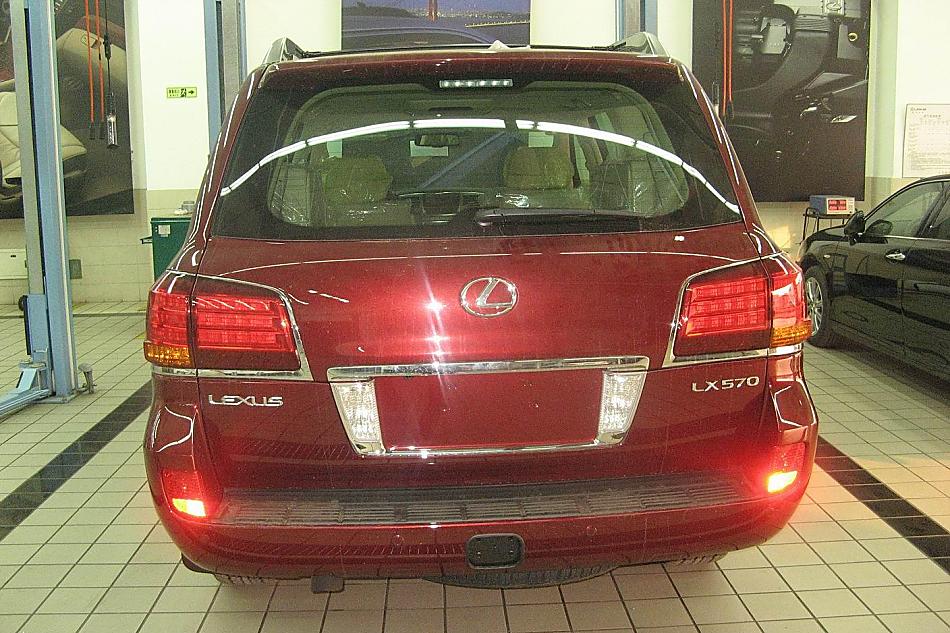 顶级SUV雷克萨斯LX570到店实拍