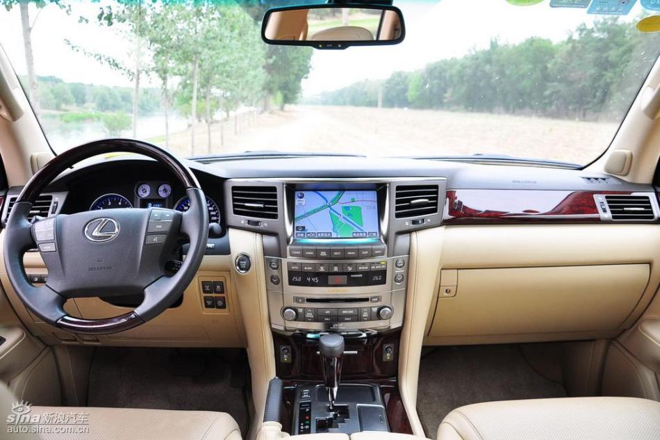 雷克萨斯LX570试车实拍图