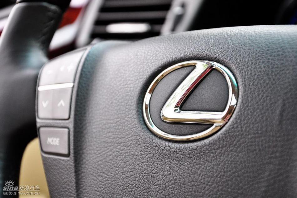 雷克萨斯LX570试车实拍图