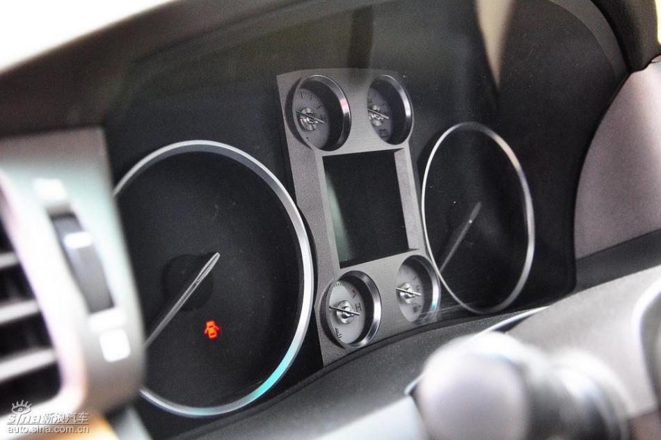 雷克萨斯LX570试车实拍图