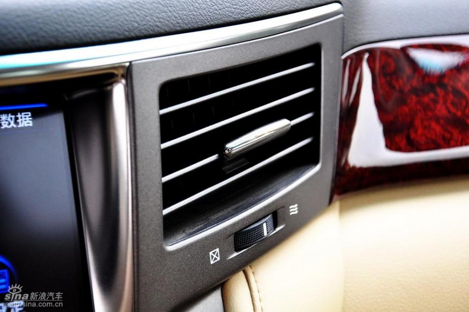 雷克萨斯LX570试车实拍图