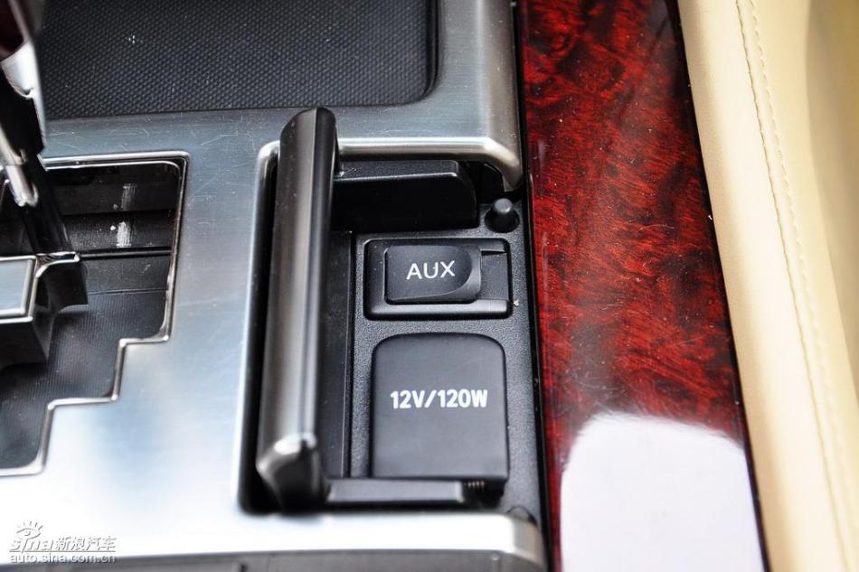 雷克萨斯LX570试车实拍图