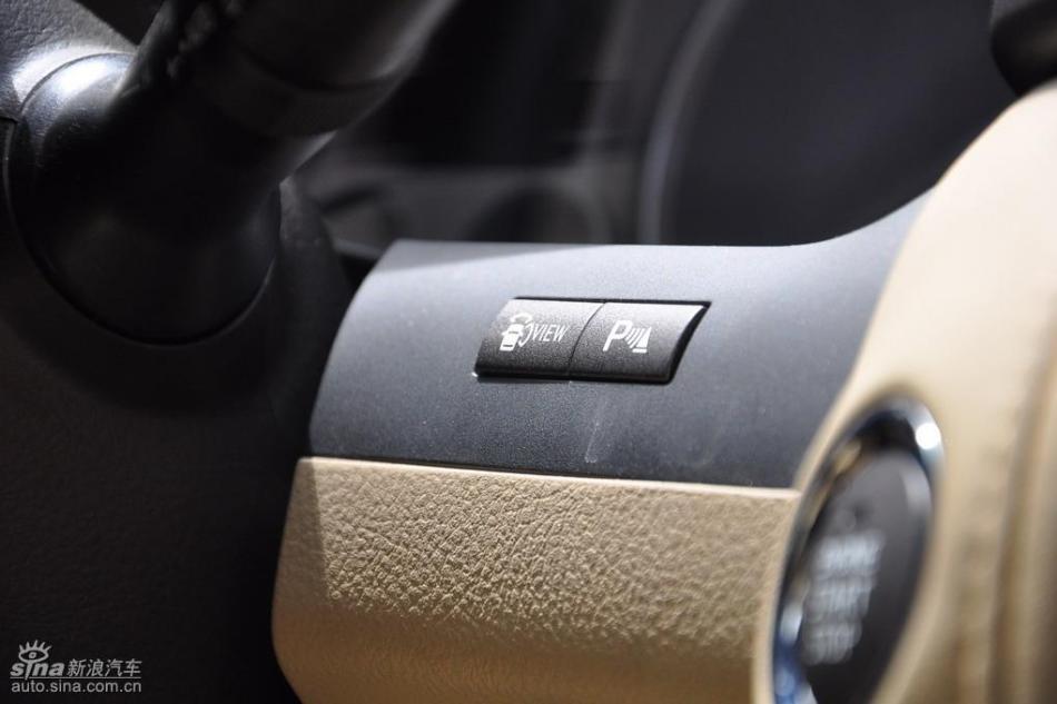 雷克萨斯LX570试车实拍图