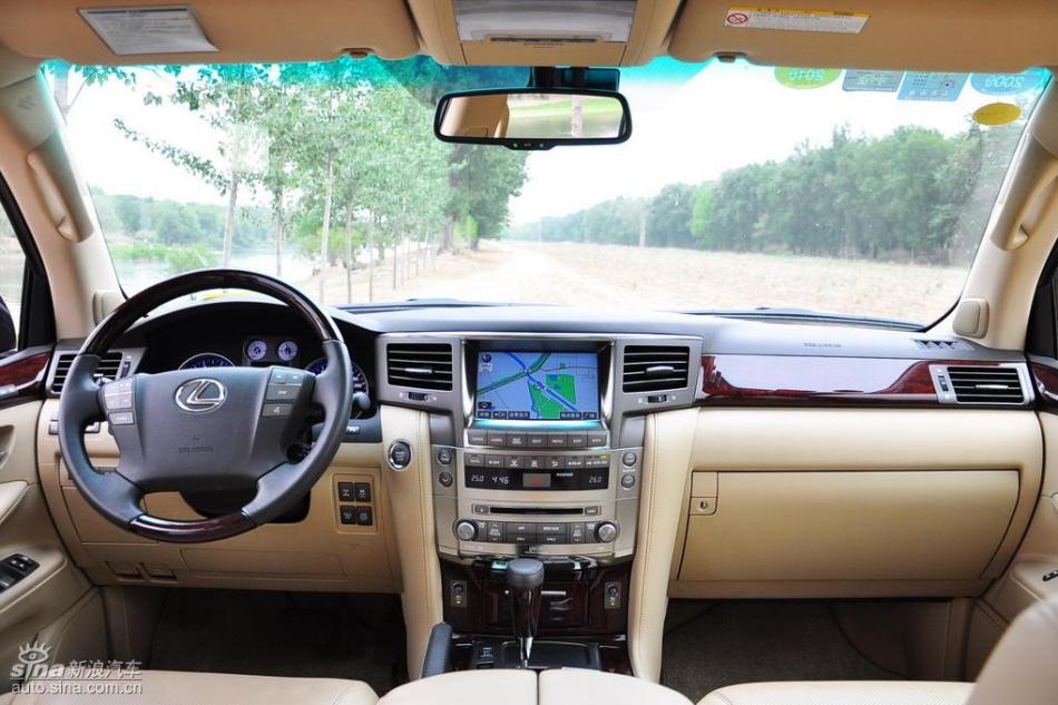 雷克萨斯LX570试车实拍图