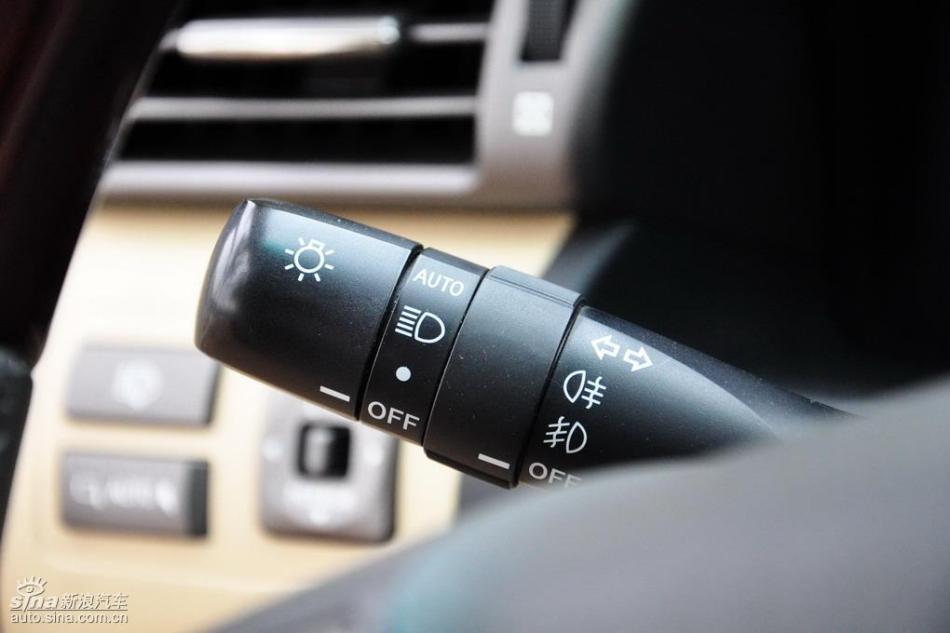 雷克萨斯LX570试车实拍图