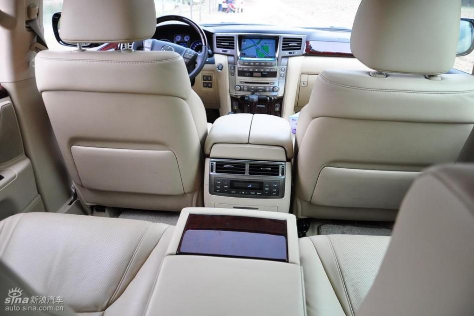雷克萨斯LX570试车实拍图