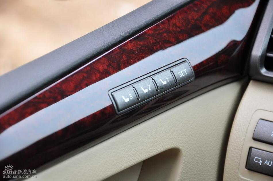 雷克萨斯LX570试车实拍图