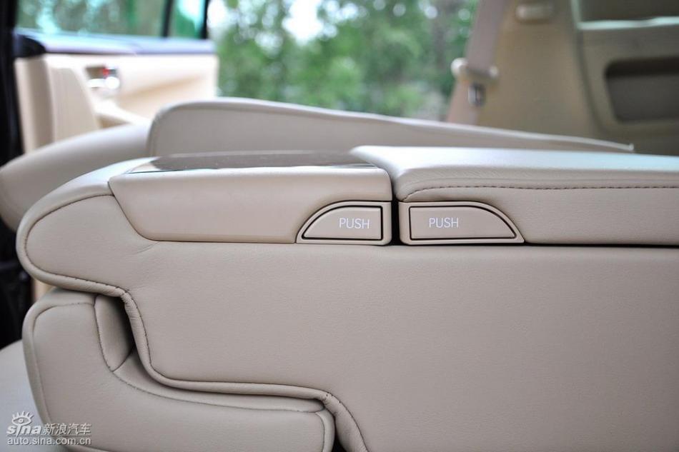 雷克萨斯LX570试车实拍图