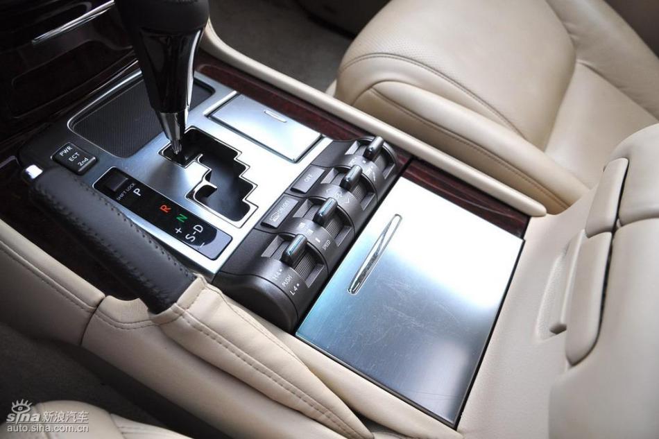 雷克萨斯LX570试车实拍图