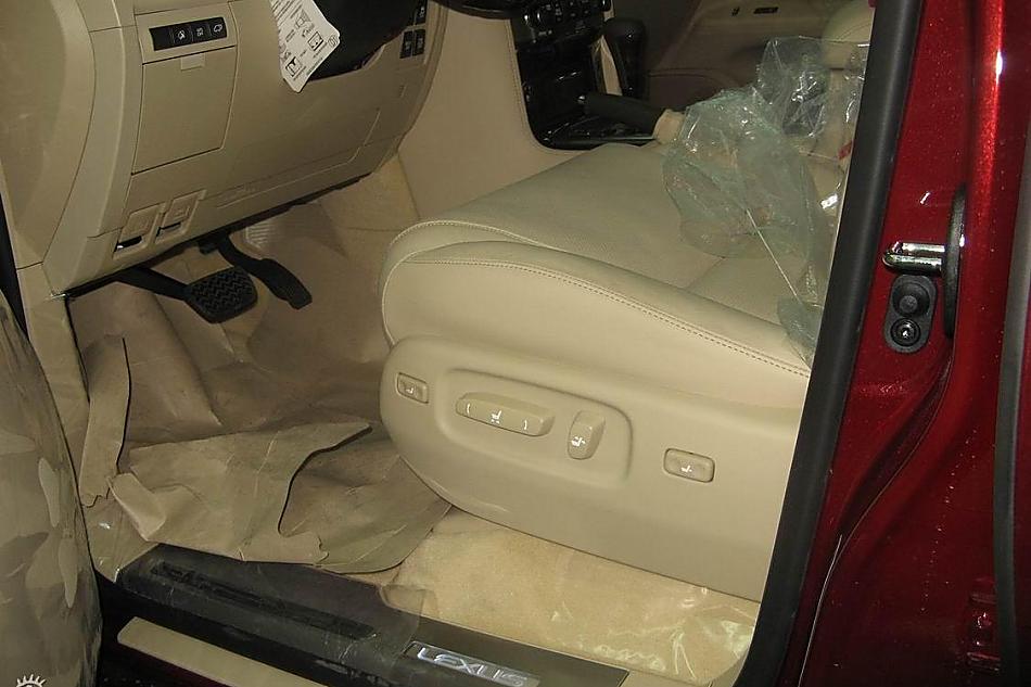 顶级SUV雷克萨斯LX570到店实拍