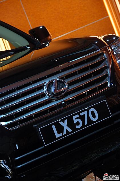 试驾LX 570