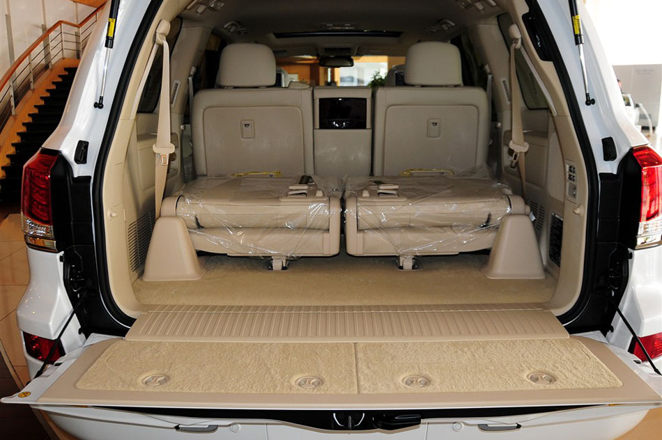 2013款 LX570 空间