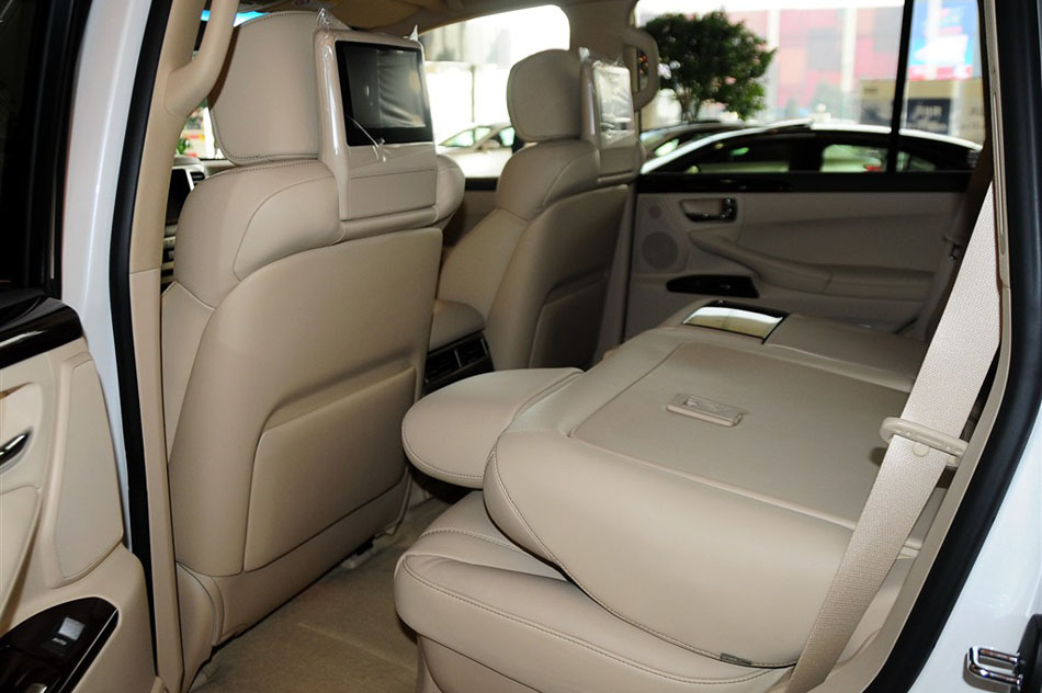 2013款 LX570 空间