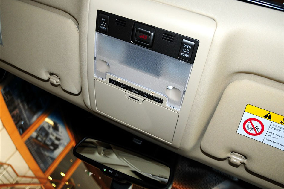 2013款 LX570 空间