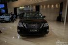 LX570