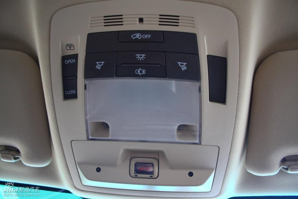 全新雷克萨斯RX350内饰