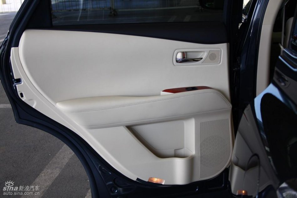 全新雷克萨斯RX350内饰