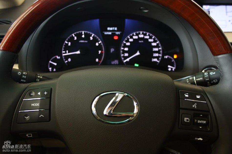 全新雷克萨斯RX350内饰