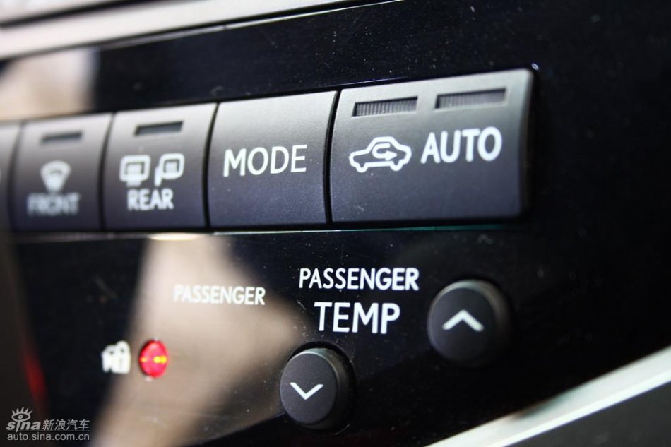 全新雷克萨斯RX350内饰