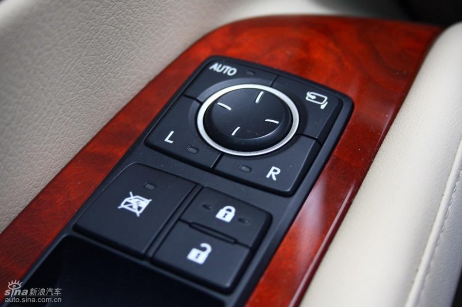 全新雷克萨斯RX350内饰