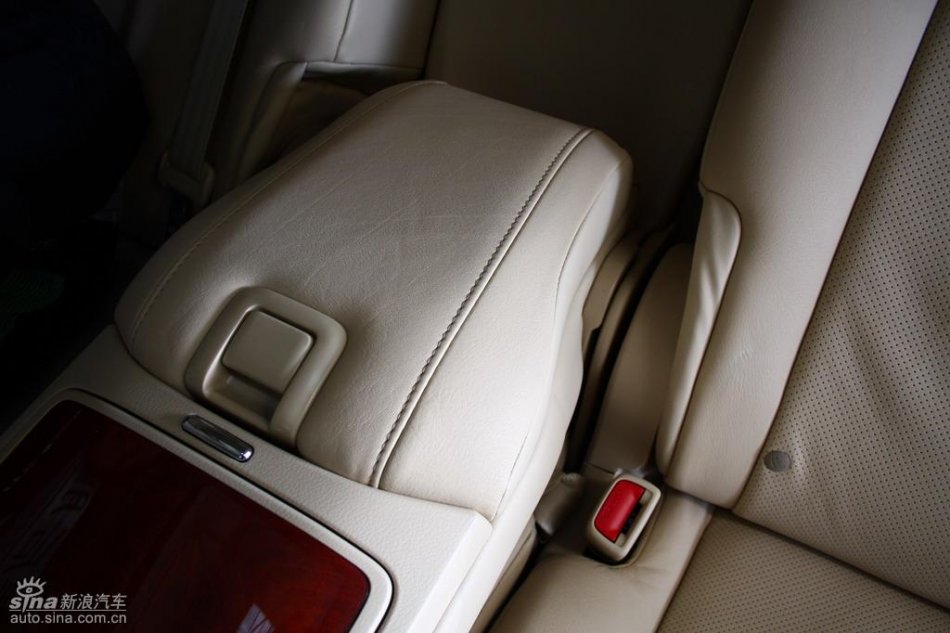 全新雷克萨斯RX350内饰