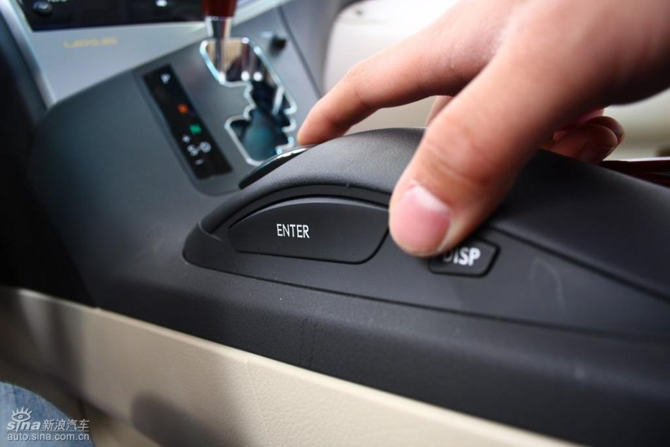 全新雷克萨斯RX350内饰