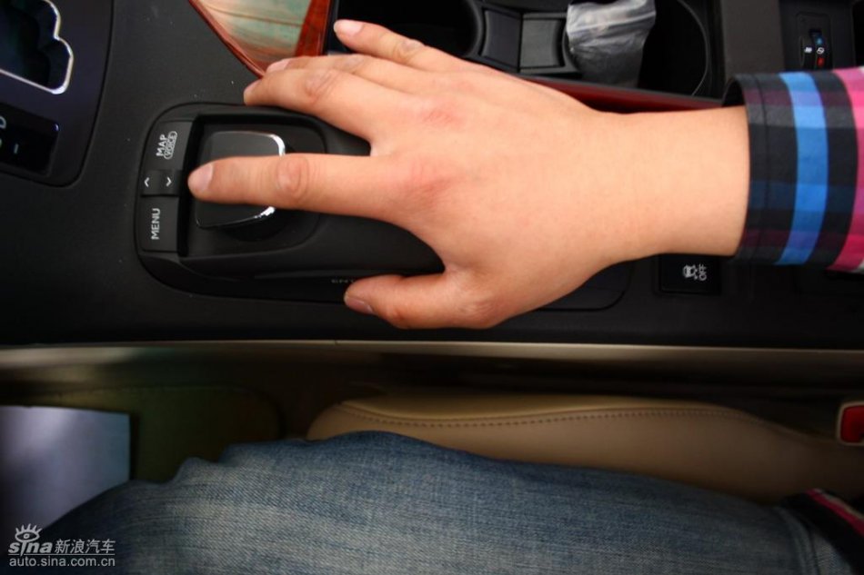全新雷克萨斯RX350内饰