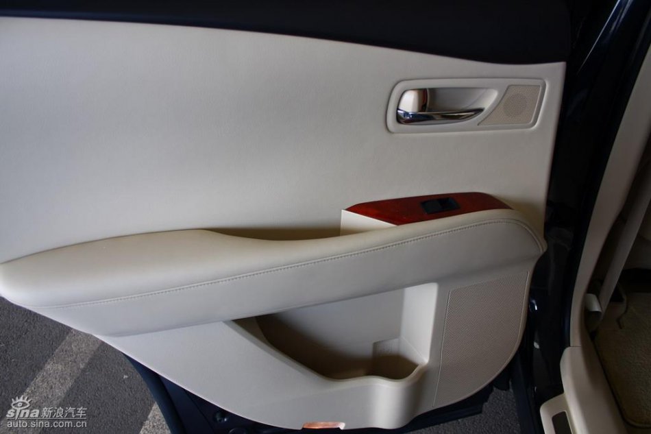 全新雷克萨斯RX350内饰