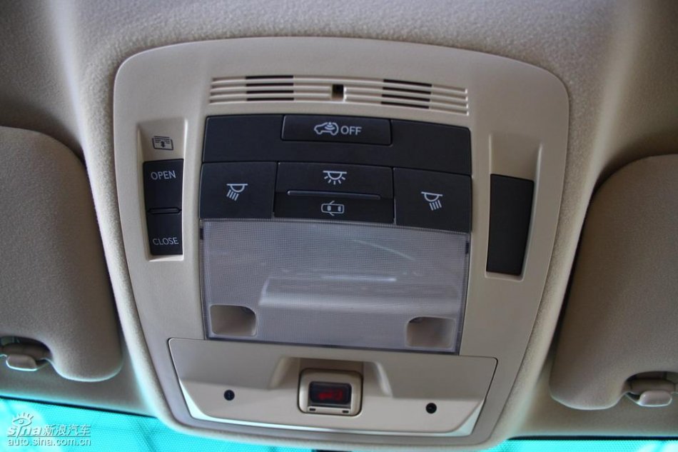 全新雷克萨斯RX350内饰