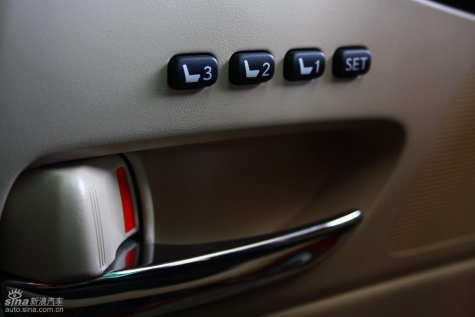全新雷克萨斯RX350内饰