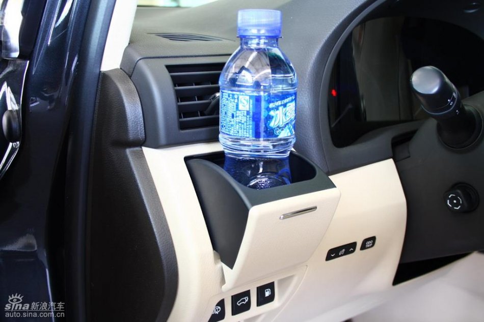 全新雷克萨斯RX350内饰