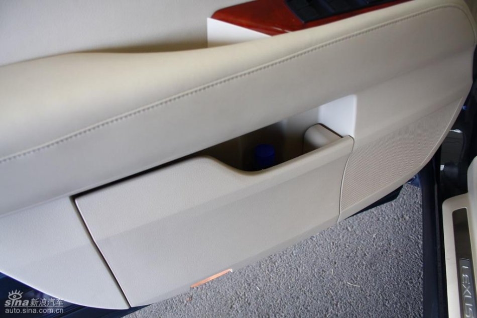 全新雷克萨斯RX350内饰